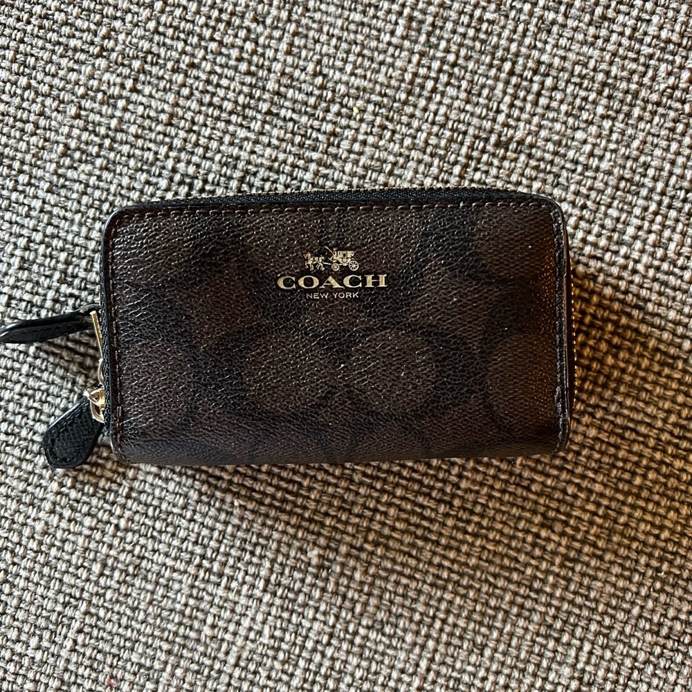 coach signature wallet